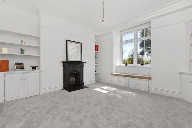 Fulham Road, London SW6 2 bed flat for sale