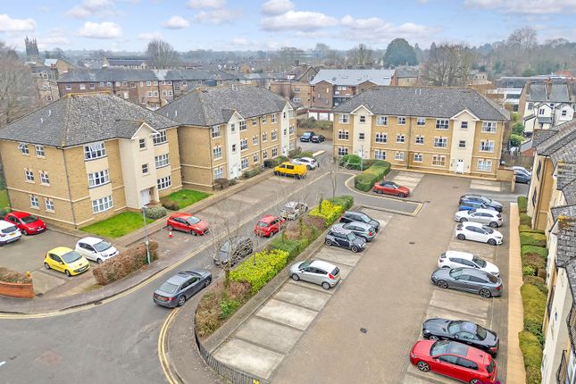 Stapleford Close, Chelmsford, CM2 1 bed flat for sale