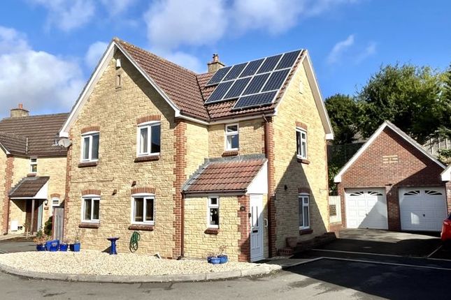 Highfield, Ilminster, Somerset TA19 4 bed detached house for sale