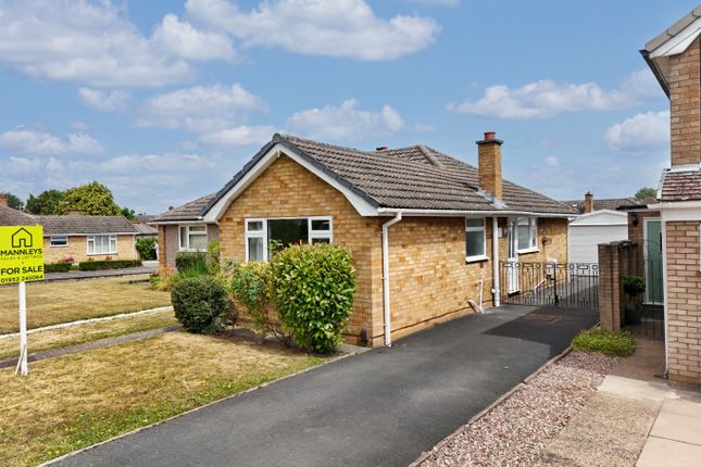 2 bedroom semi-detached bungalow for sale