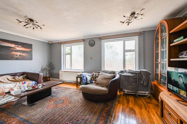 Butlers Drive, Epping Forest, London, E4 3 bed detached house for sale