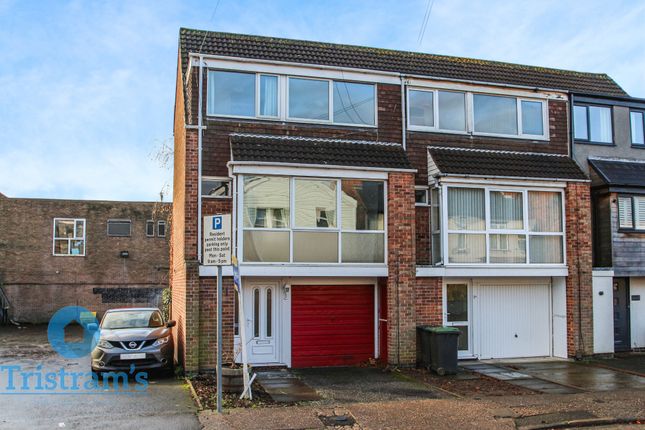 3 bedroom town house for sale