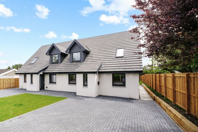 4 bedroom semi-detached villa for sale