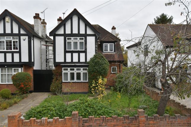 Rockingham Avenue, Hornchurch, Essex 3 bed detached house for sale