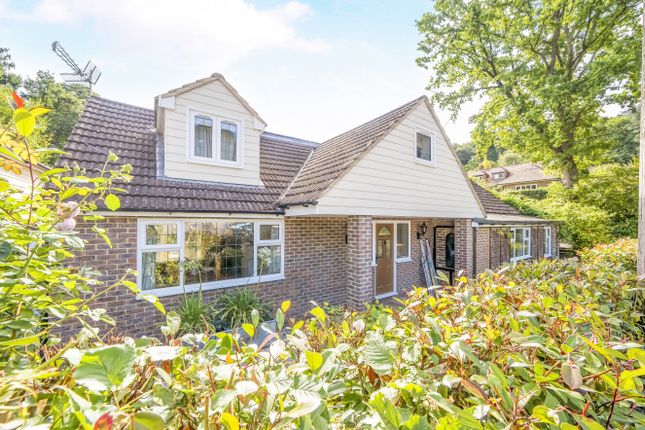 Honeysuckle Lane, Hampshire GU35 5 bed detached house for sale