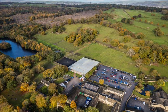 St. Ives Estate, Bingley BD16 2 bed property with land for sale