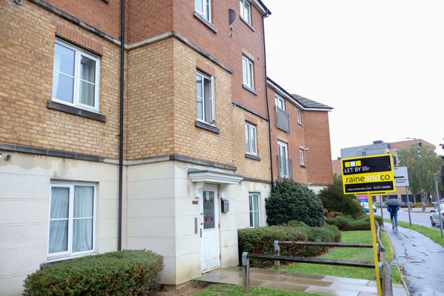 St. Lukes Court, Hatfield AL10 2 bed flat for sale