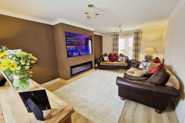 4 bed detached house