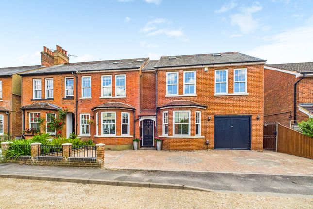 Perivale, Nightingale Road, Wendover 6 bed semi