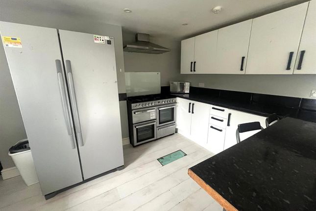 Waterloo Place, Brynmill, Swansea 6 bed house share for sale