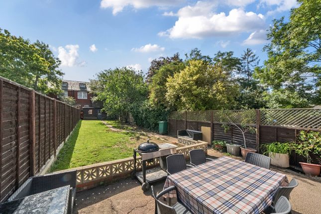 Horton Avenue, Cricklewood, NW2 3 bed house for sale