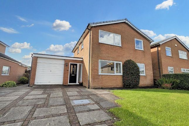 Fairfield Drive, Clitheroe, BB7 2PE 3 bed detached house for sale
