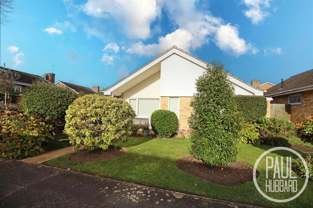Crome Walk, Lowestoft, NR32 2 bed detached bungalow for sale