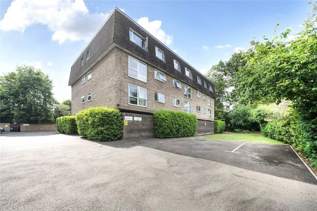 Fairlawns, Addlestone KT15 2 bed flat for sale