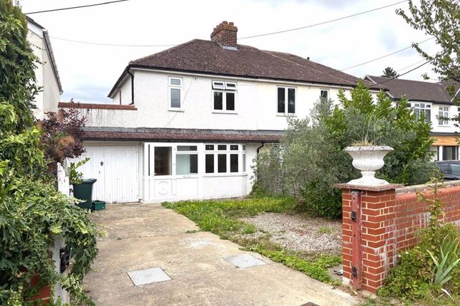 Bicester Road, Kidlington OX5 3 bed semi