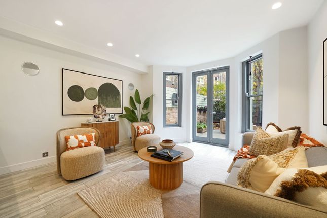 Sinclair Gardens, London W14 2 bed flat for sale