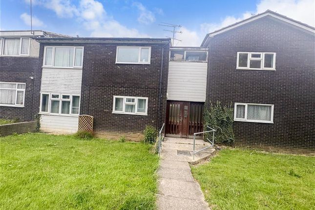 Shepeshall, Basildon, Essex 2 bed ground floor flat for sale