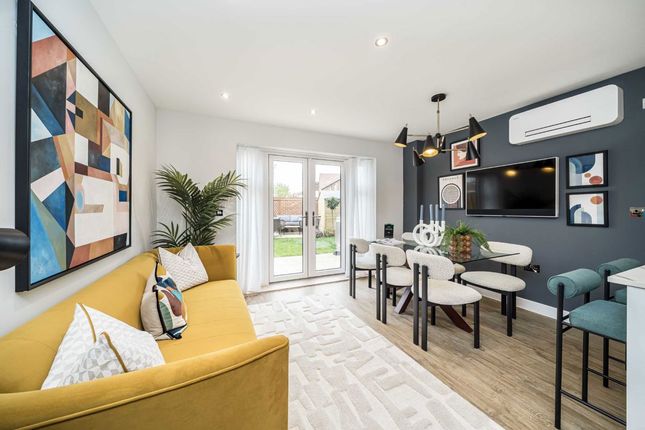 Meadowview Road, Raynes Park SW20 2 bed house for sale