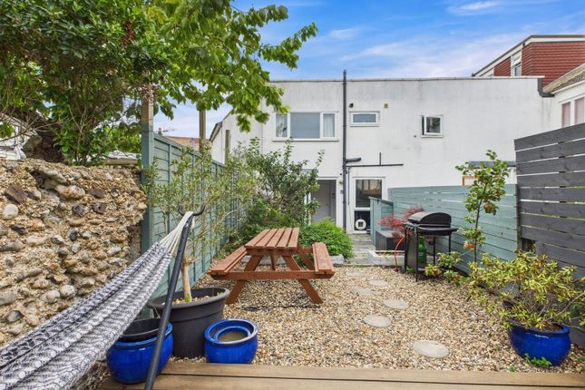 Toronto Terrace, Brighton, BN2 9UW 3 bed terraced house for sale