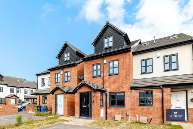 3 bedroom town house for sale