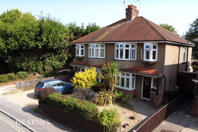 Park Lane, Wimborne, Dorset, BH21 1LD 3 bed semi