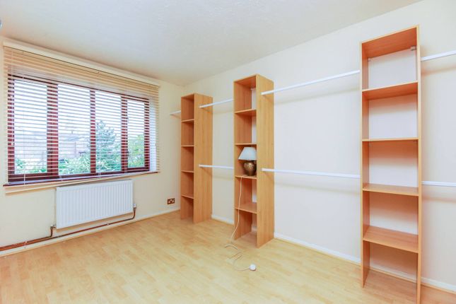 Discovery Walk, Wapping, London, E1W 3 bed house for sale
