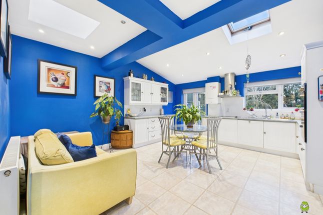 Martin Rise, Bexleyheath, Kent, DA6 4 bed semi