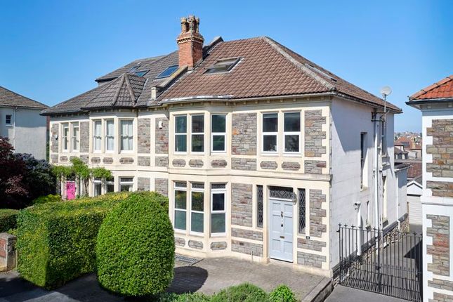 5 bedroom semi-detached house for sale