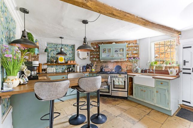 4 bedroom cottage for sale