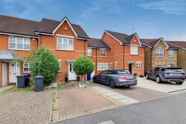 Colenso Drive, Mill Hill, London, NW7 3 bed terraced house for sale