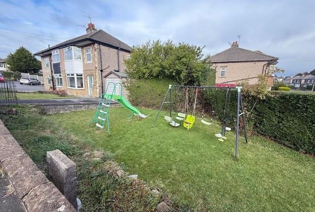 Leafield Way, Eccleshill, Bradford 3 bed semi