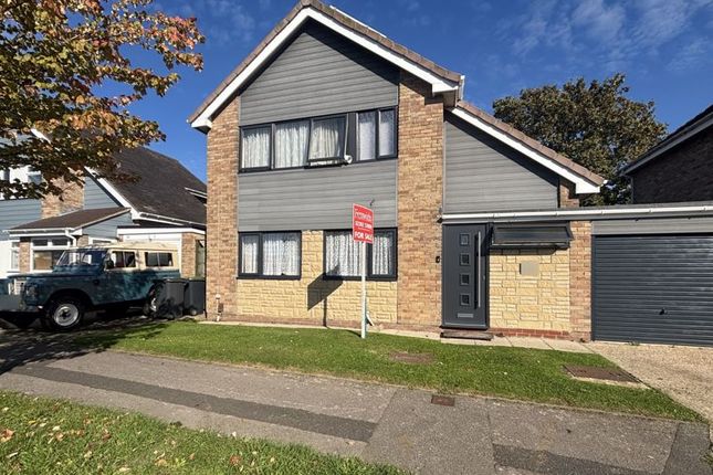 The Curve, Gosport PO13 3 bed detached house for sale