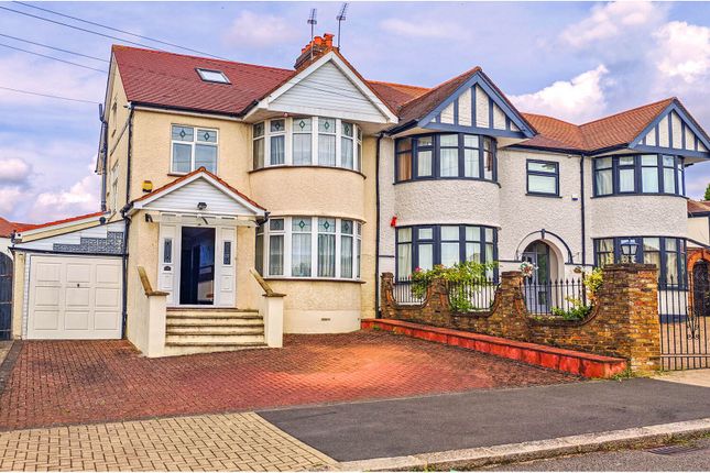 5 bedroom semi-detached house for sale