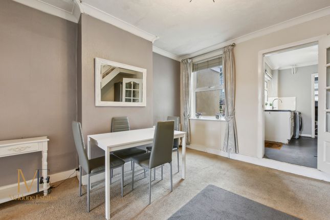 Chatham, Chatham ME4 2 bed terraced house for sale