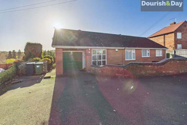 The Oval, Market Drayton TF9 3 bed detached bungalow for sale