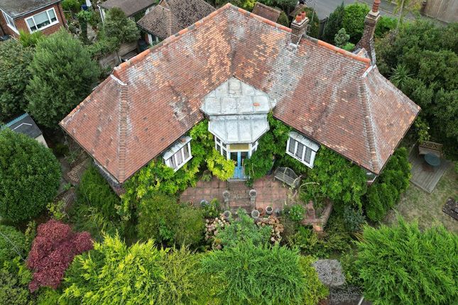 Castle Road, Whitstable 2 bed detached house for sale