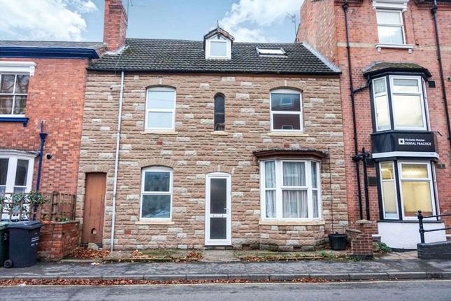 6 bedroom terraced house for sale