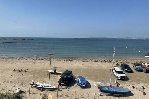 High Street, Rhosneigr, Anglesey, LL64 4 bed flat for sale