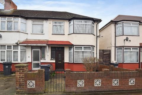 Brent Road, Southall, UB2 3 bed end of terrace house for sale