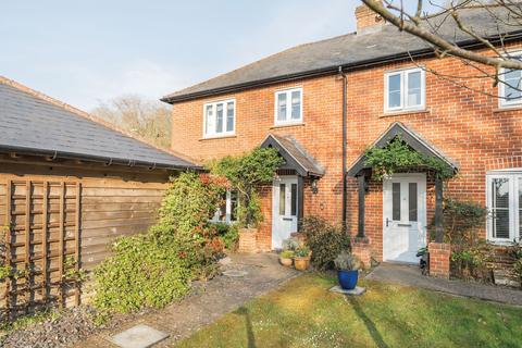 Bakeland Gardens, Alresford... 3 bed semi
