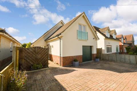 Ladysmith, Gomeldon.                 ... 3 bed detached house for sale