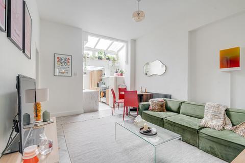 Priory Road, Crouch End N8 2 bed apartment for sale