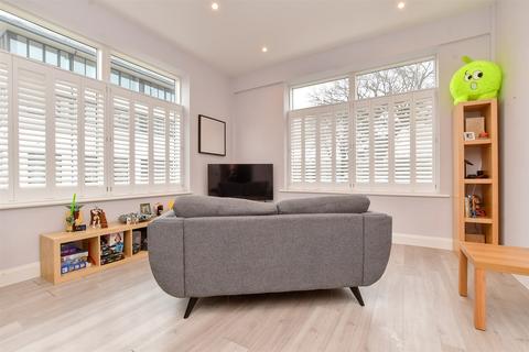Challenge Court, Leatherhead, Surrey 1 bed ground floor flat for sale