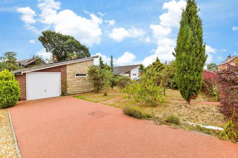 Ronstan Gardens, Freshwater, Isle of... 3 bed detached bungalow for sale