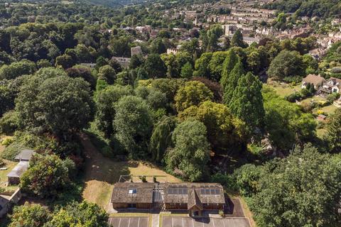 A hidden gem within Bradford on Avon... 2 bed bungalow for sale