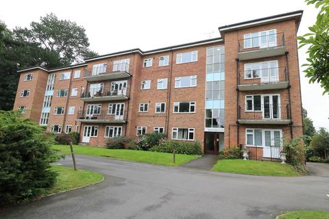 Muster Green, Haywards Heath, RH16 2 bed flat for sale