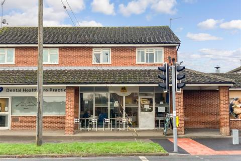 Coltsfoot Drive, Horsham, West Sussex 2 bed maisonette for sale