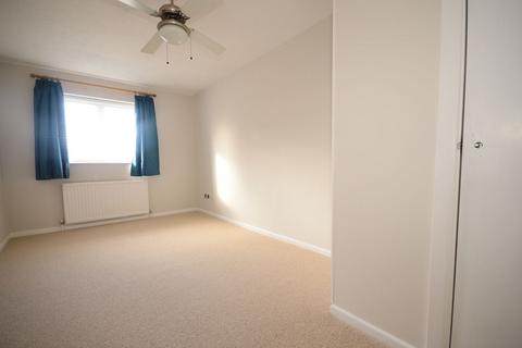 Coltsfoot Drive, Horsham, West Sussex 2 bed maisonette for sale