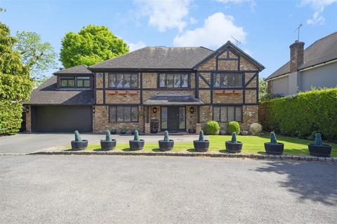 6 bedroom detached house for sale