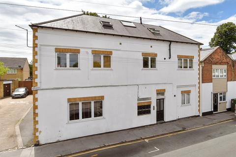 Junction Road, South Croydon, Surrey 1 bed apartment for sale
